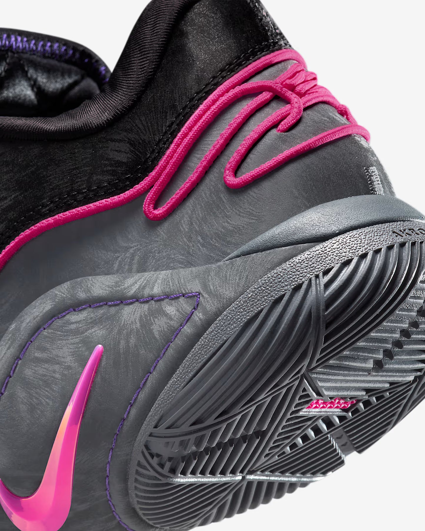 LeBron XXII EP 'Blacklight'