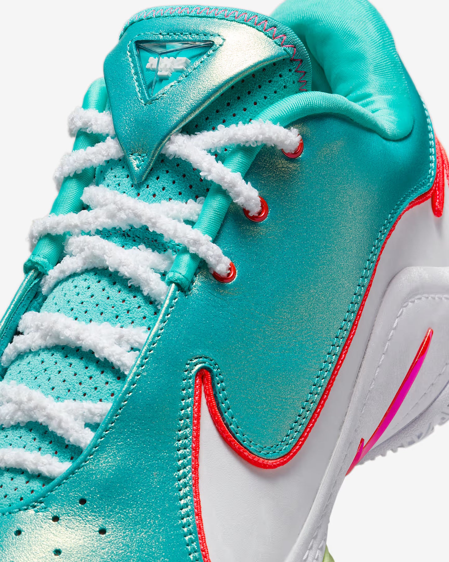 LeBron XXII EP 'Limelight'